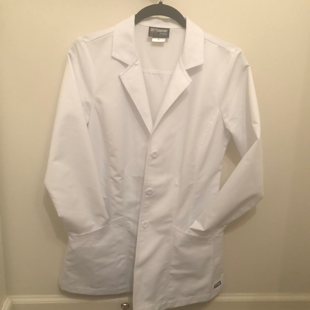 Grey’s anatomy short white coat